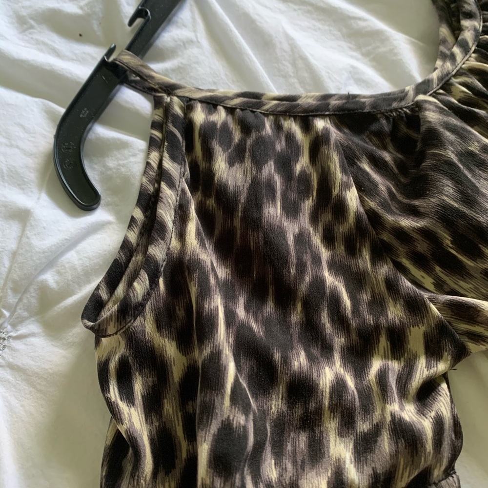 Open shoulder Leopard print top